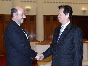 នាយករដ្ឋមន្ត្រី Nguyen Tan Dung ទទួលជួបសន្ទនាជាមួយឯកអគ្គរដ្ឋទូតអ៊ីរ៉ង់និងម៉ូហ្សំប៉ិក